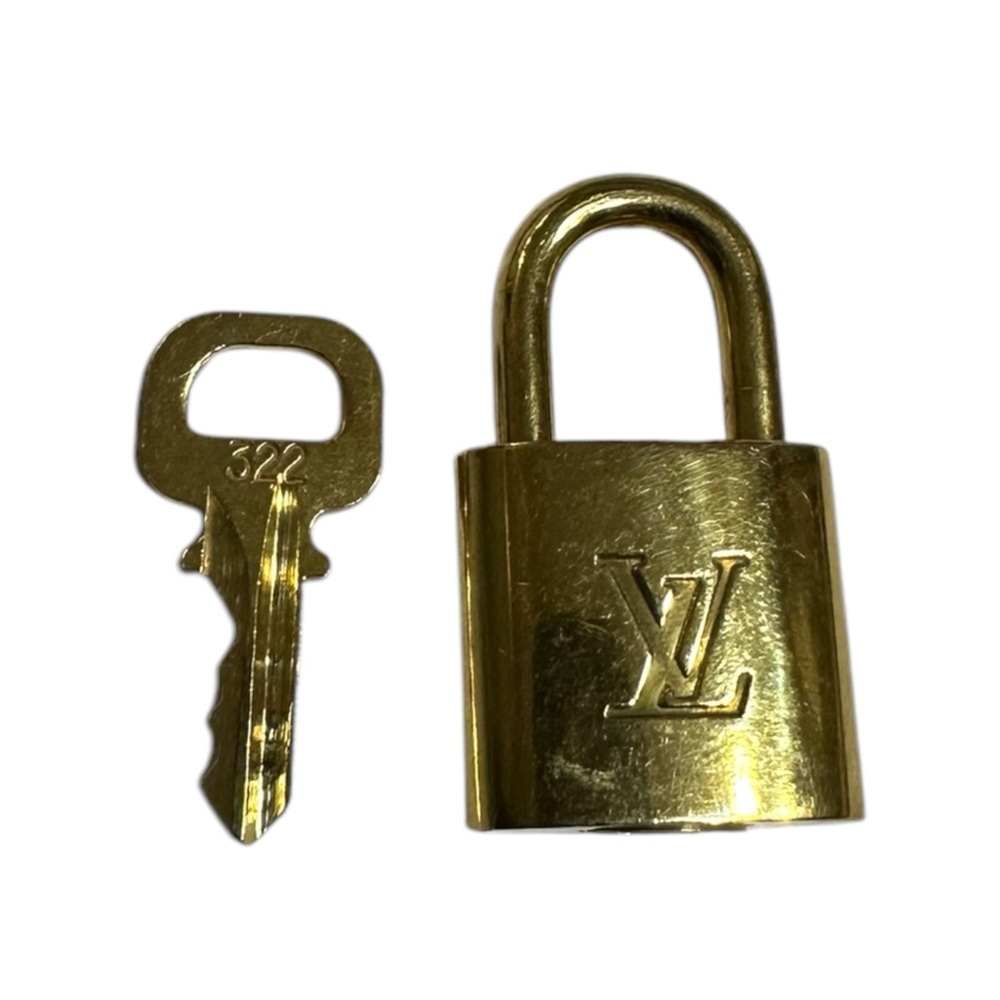 LV Louis Vuitton Lock With Key 322
